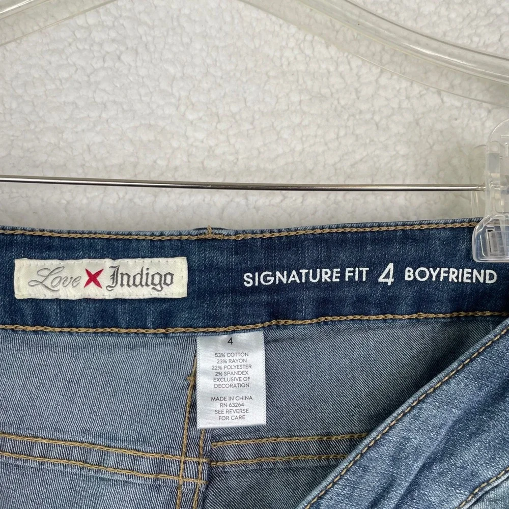 Love Indigo Signature Fit Boyfriend Jeans Size 4 Blue Embroidered Patchwork‎